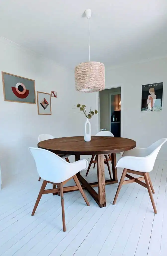 Helles Wohnzimmer der Villa Langstrumpf in Silverdalen – modernes Ferienhaus für Familien nahe Astrid Lindgrens Värld