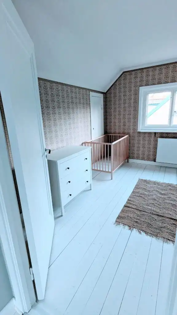 Helles Schlafzimmer der Villa Langstrumpf nahe Vimmerby – Ferienhaus für Familien in Småland
