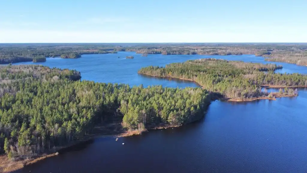 Naturnahe Umgebung der Villa Lotte – Ferienhaus mit Sauna im Garten in Småland