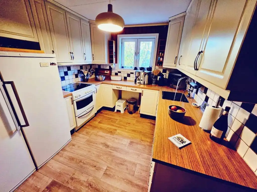 Großzügige Küche mit Essbereich – Villa Lotte, Ferienhaus mit Boot und Kanu in Småland