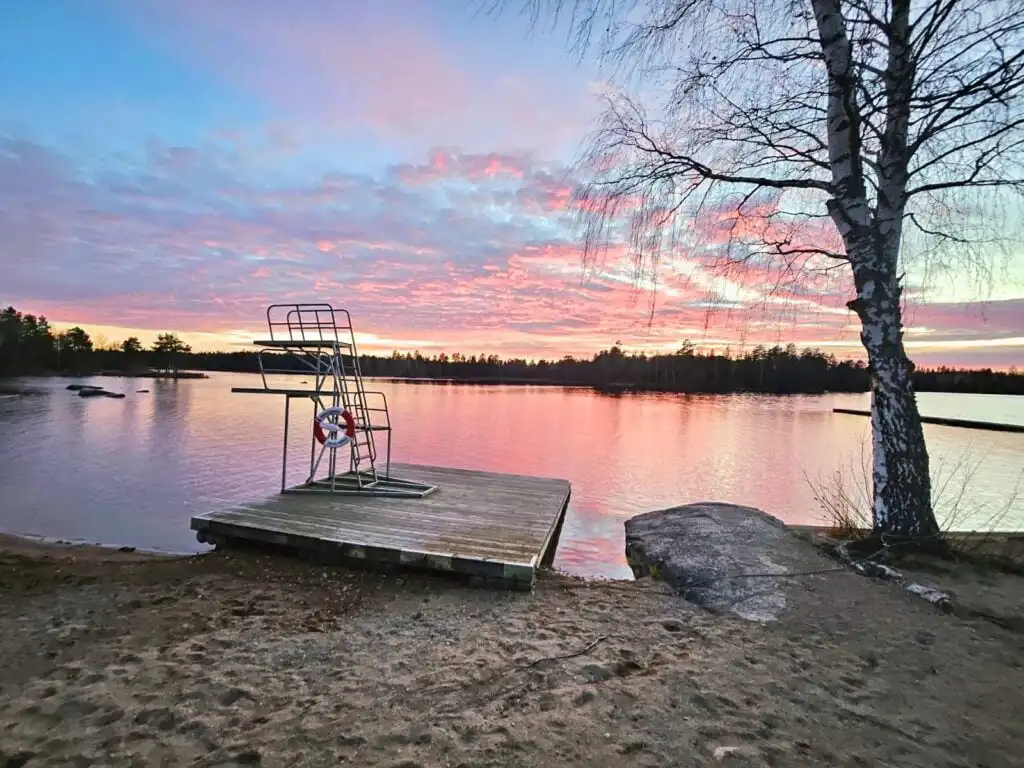 Steg am See in Alsterbro – Ferienhaus Villa Lotte mit Boot und Kanu