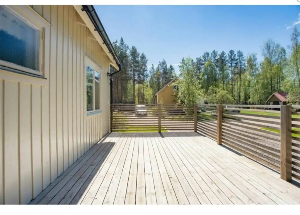 Sonnenterrasse beim Ferienhaus Nordic Heaven in Vansbro in Dalarna