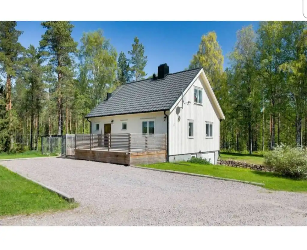 Hauptansicht des Ferienhauses Nordic Heaven in Vansbro in Dalarna in ruhiger Natur