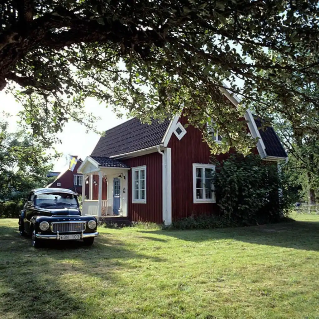 Außenansicht Villa Lilla Ferienhaus in Viserum Småland mit Garten