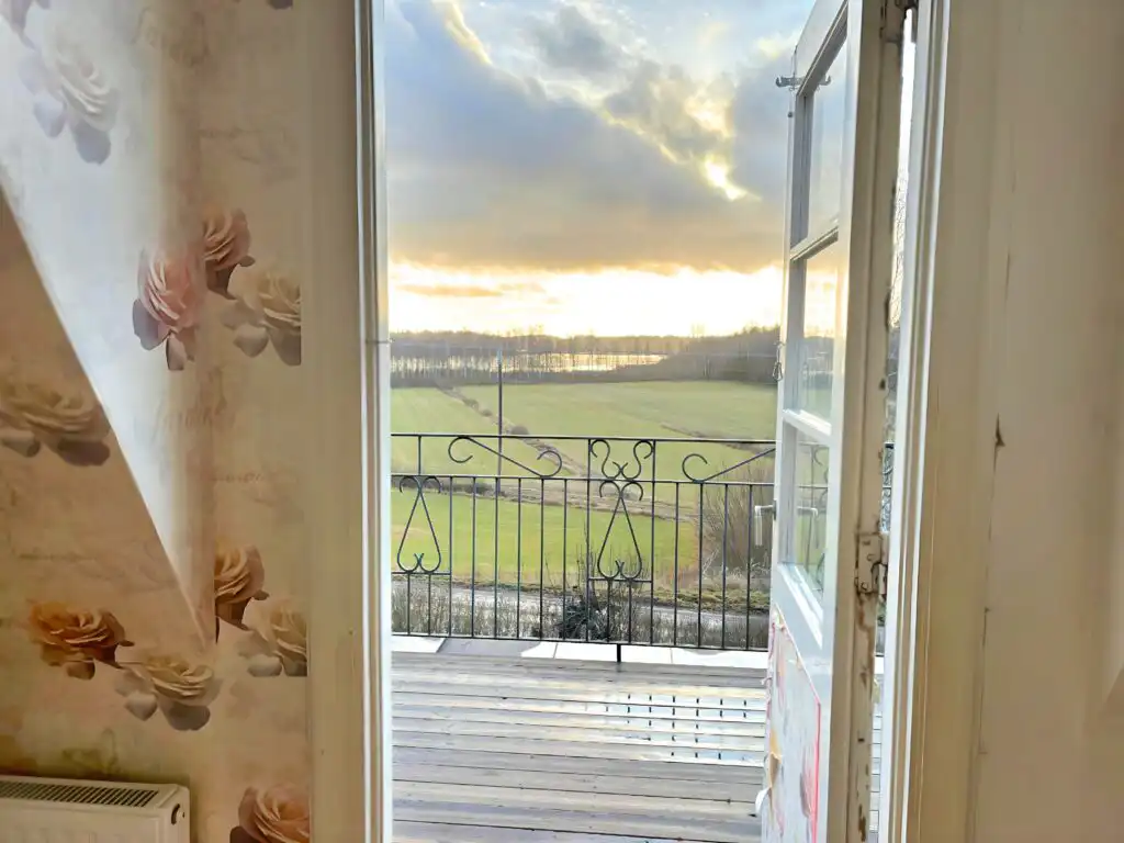 Balkon mit Seeblick am Hus Mio in Hultsfred, Småland