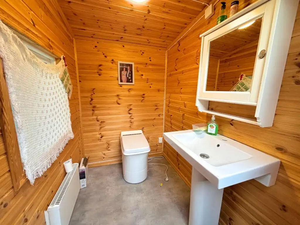 Badezimmer im Ferienhaus Hus Upplånngö in Figeholm