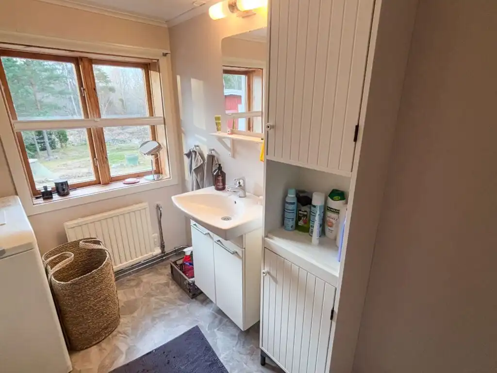 Badezimmer im Hus Skärgården in Figeholm mit Dusche