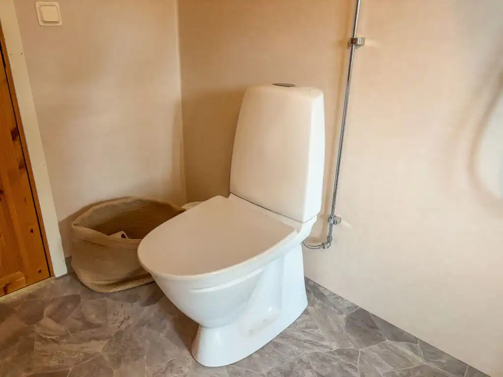 Helles Badezimmer im Hus Skärgården in Figeholm im Schärengarten