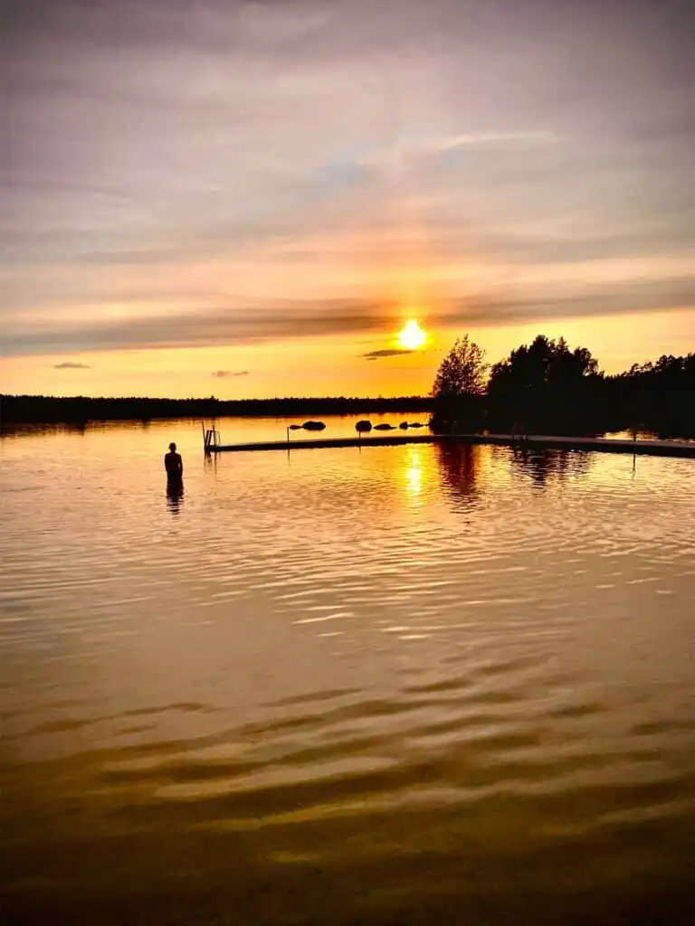 Sonnenuntergang am See bei Berga in Småland – Natururlaub nahe dem Ferienhaus Hus Anna