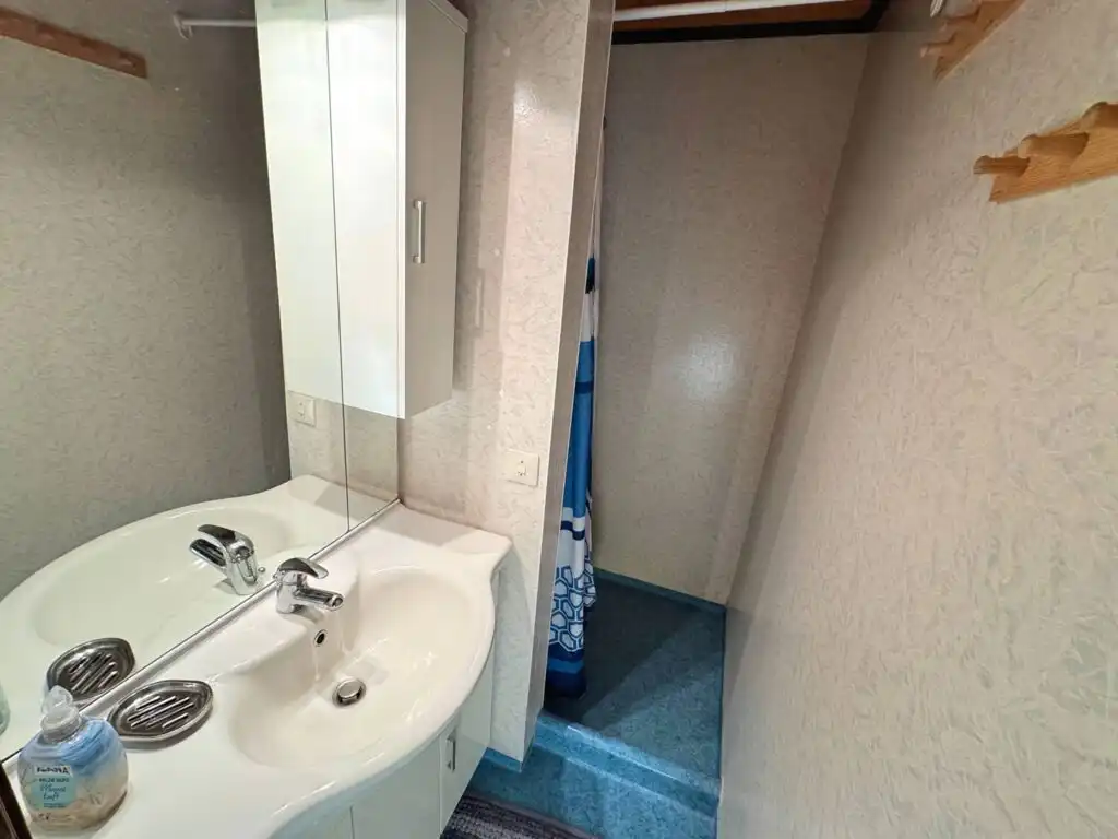 Badezimmer in Stuga Sjögolf nahe Vimmerby, Småland