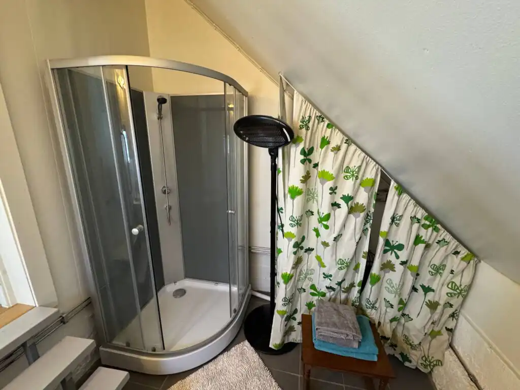 Badezimmer im Ferienhaus Hus Blommenshöns bei Ruda – Ferienhaus in Småland