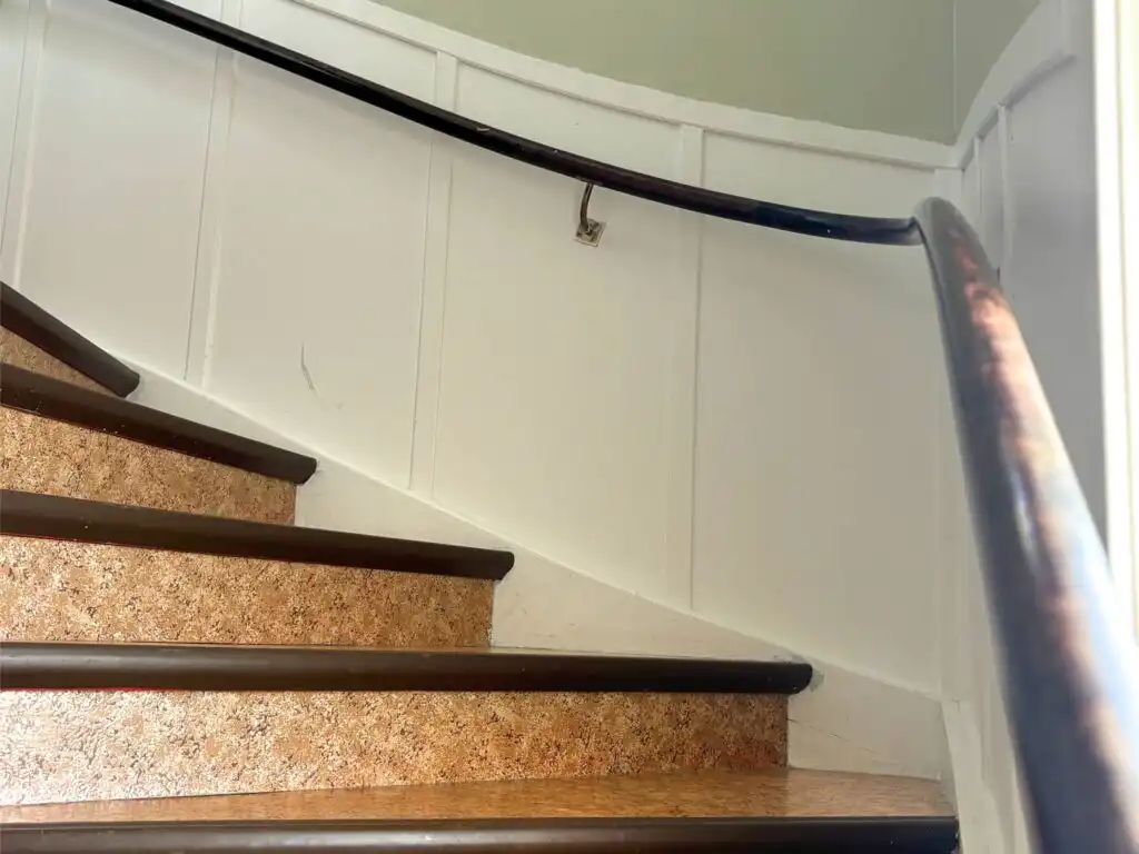 Treppe im Ferienhaus beim Michel in Järnforsen – Ferienhaus in Småland