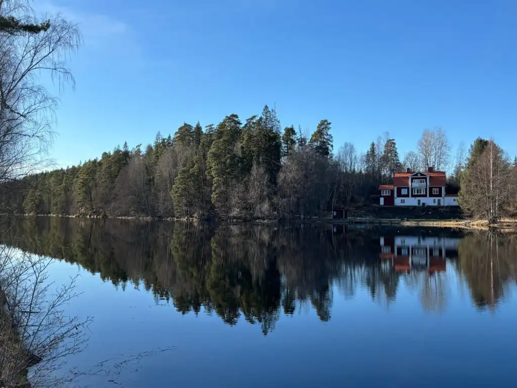 See bei Fågelfors in Småland – Natur rund um das Ferienhaus Hus Ådalsvägen