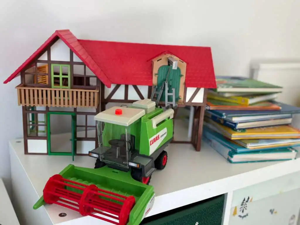 Spielzimmer für Kinder im Familjehus Villa Kunterbunt in Småland