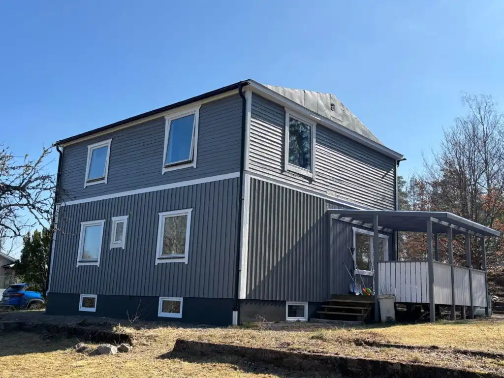 Hauptansicht Familjehus Villa Kunterbunt in Alstermo, Småland, Schweden