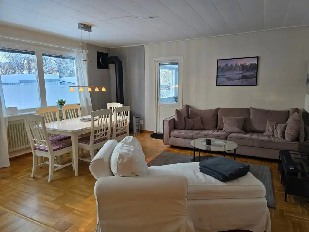 Gemütliches Wohnzimmer im Ferienhaus Villa Moose in Vidsel Lappland