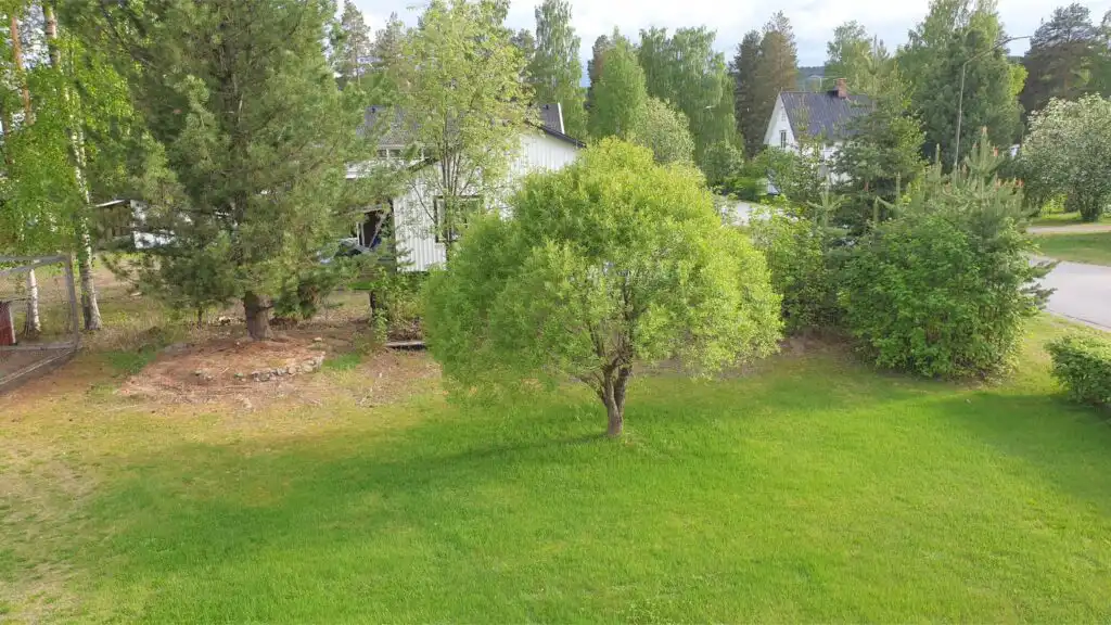 Gartenbereich rund um das Ferienhaus Villa Norrland in Lappland Schweden