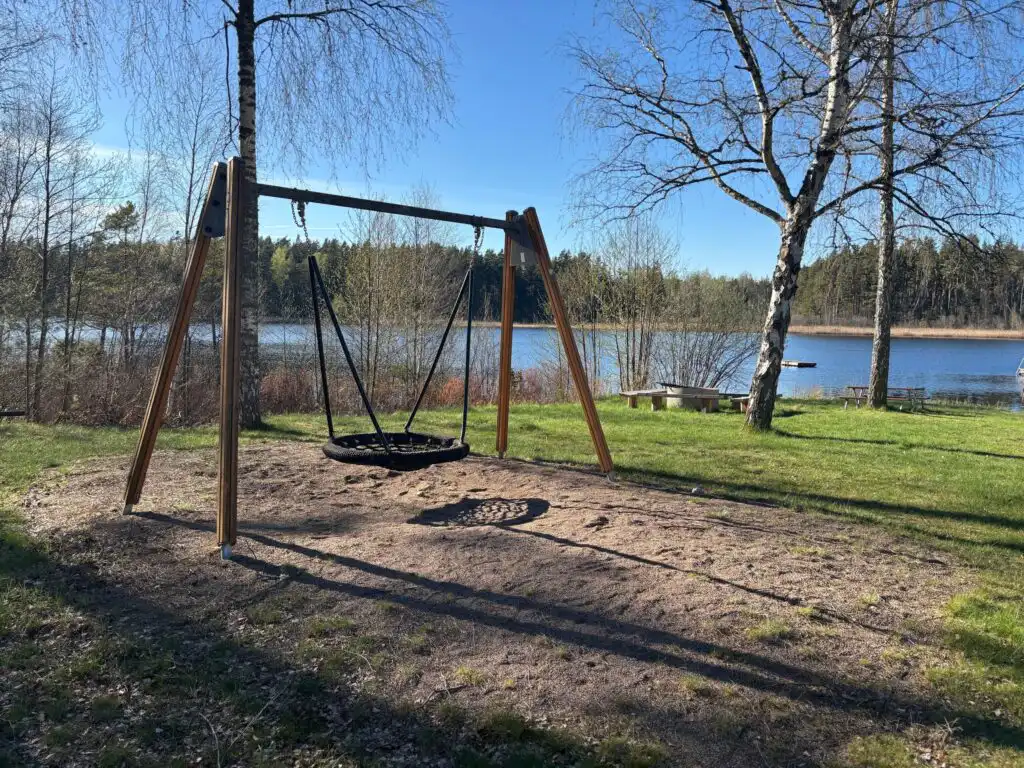 Natur- und Seeumgebung bei Hus Bockara nahe Vimmerby