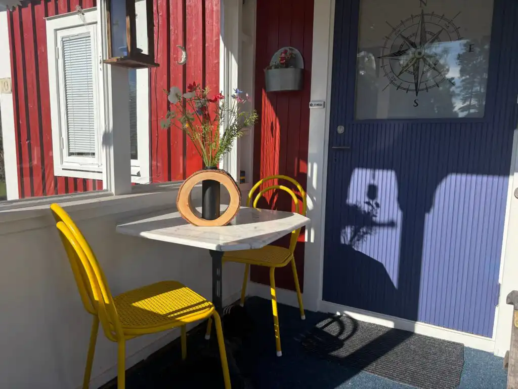 Terrasse am Hus Bockara in Småland – ideal für Familien mit Hund