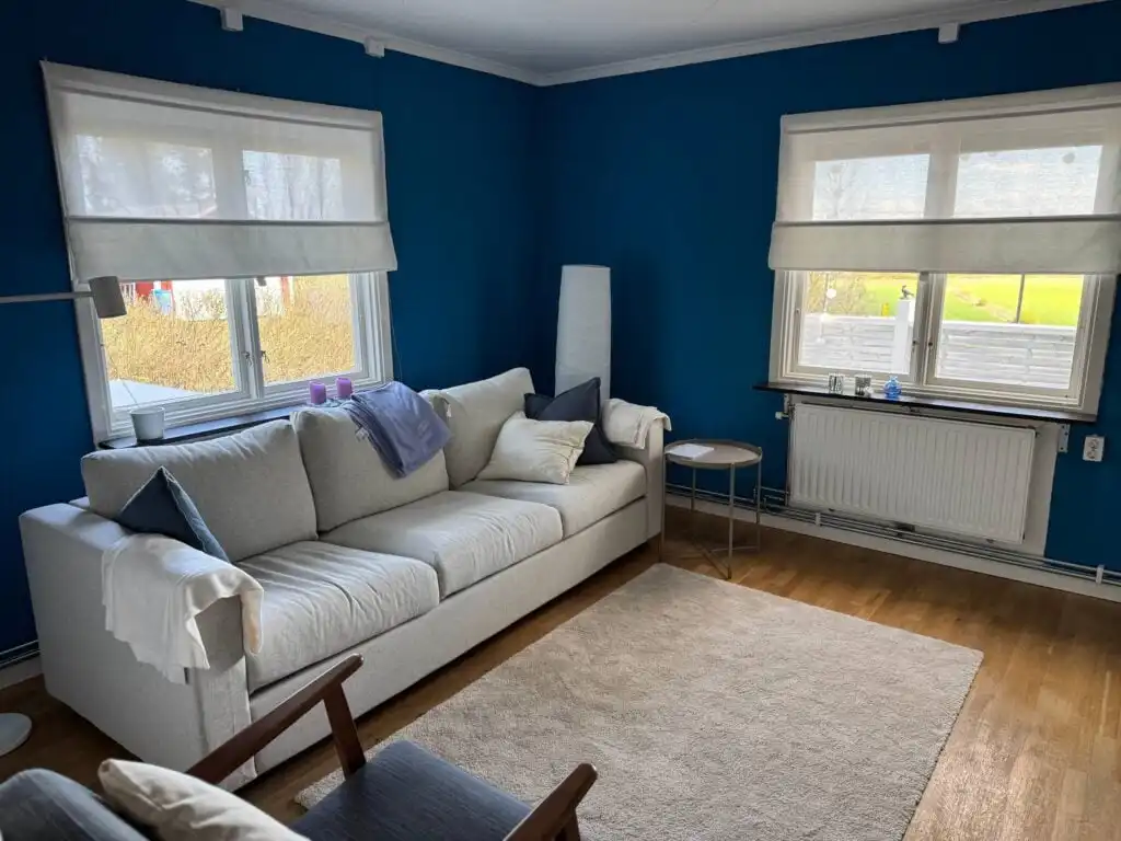 Wohnzimmer im Hus Mio in Hultsfred mit Panoramablick Richtung See