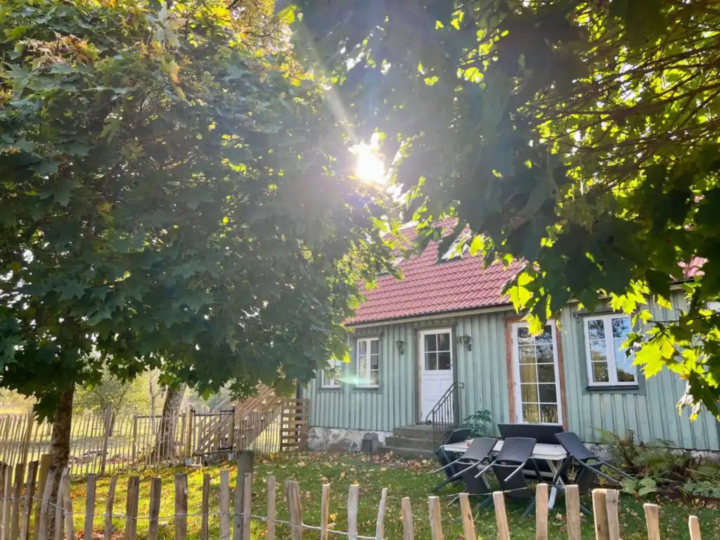 Außenansicht der Villa Hjortlund Ferienhaus auf der Damwildfarm in Tyringe Skåne