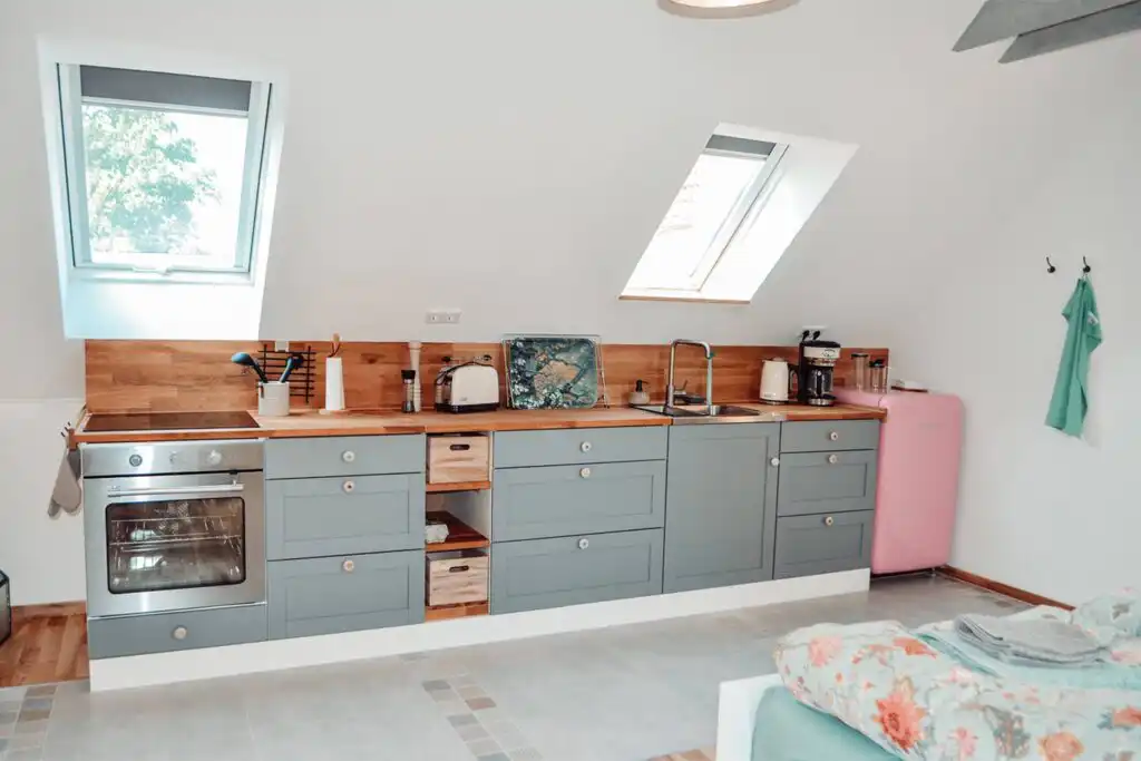 Helles Badezimmer der Ferienwohnung Loftet Vildmark auf der Damwildfarm