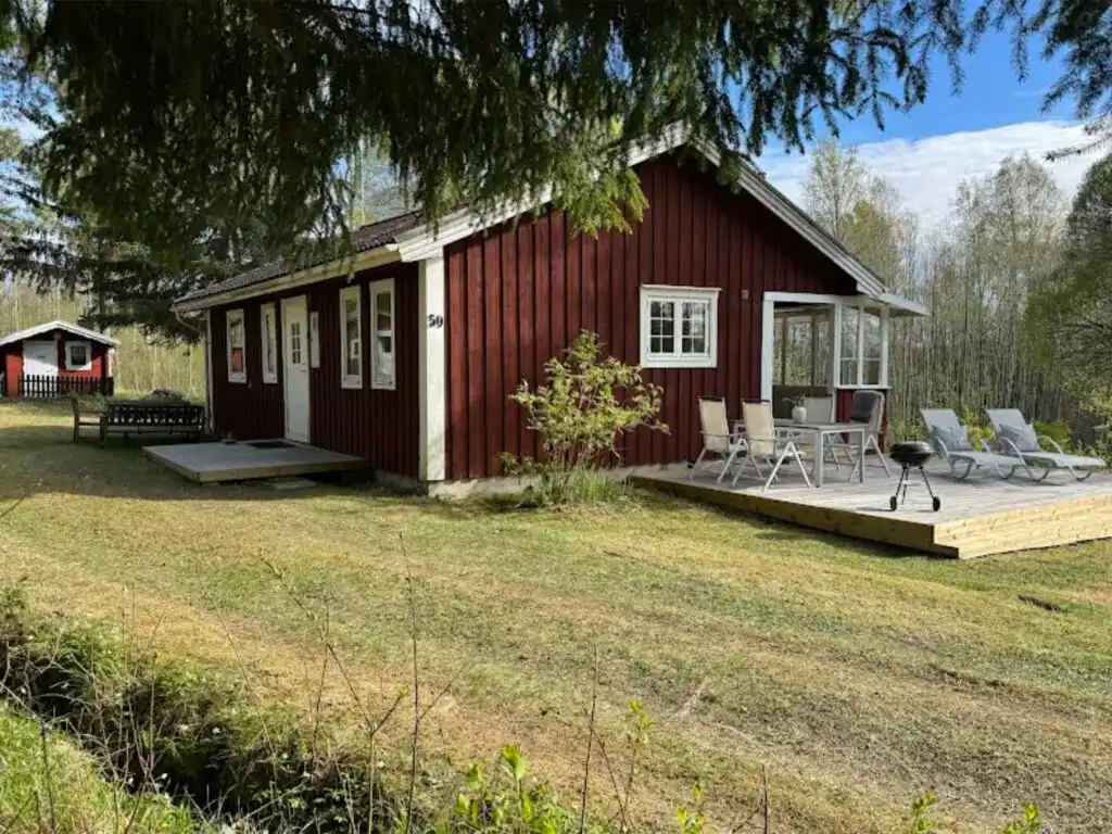 Außenansicht des Ferienhauses Hus Björklund in Hällefors – Ferienhaus mit Sauna und Kamin in Schweden
