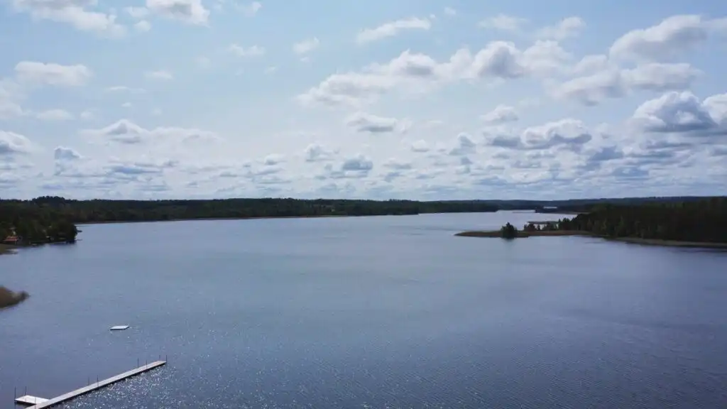 See bei Hjältevad in Småland – Natur rund um das Ferienhaus Hus Bellö