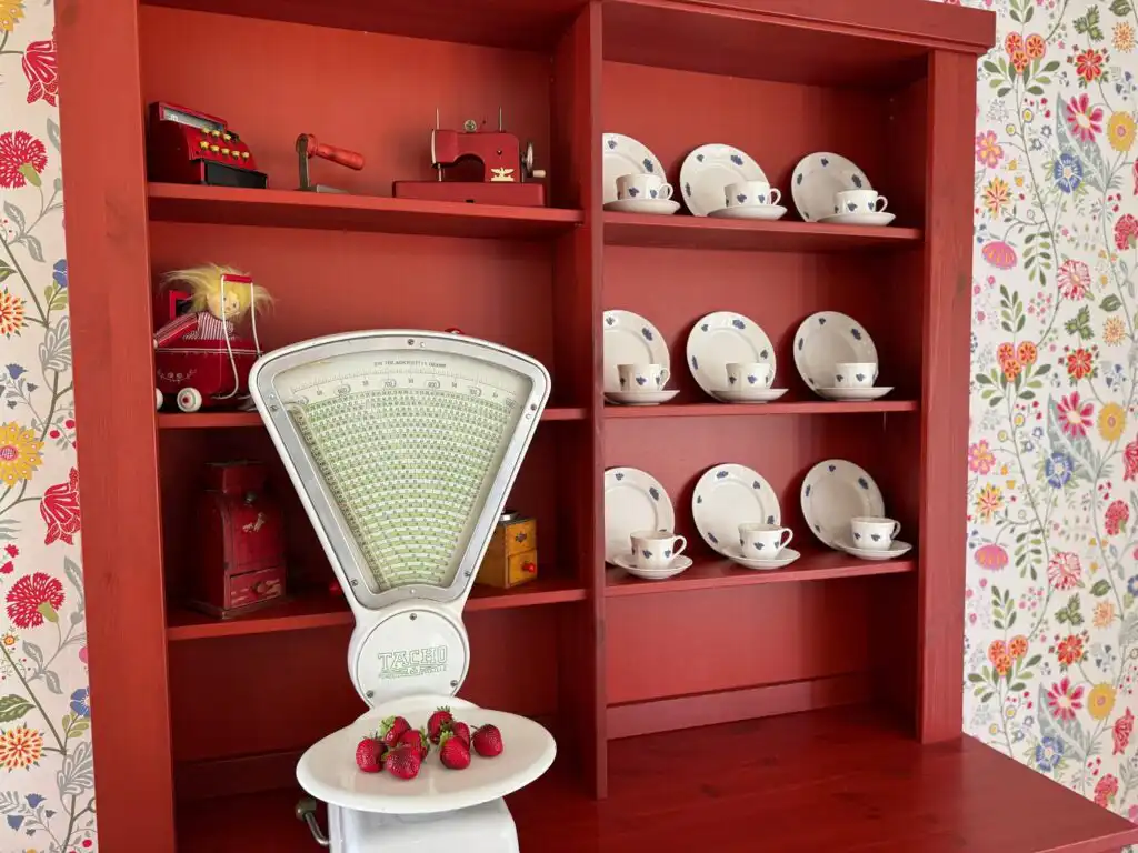 Dekoratives Detail im Wohnzimmer des Ferienhauses Hus Bellö in Hjältevad – Ferienhaus in Småland