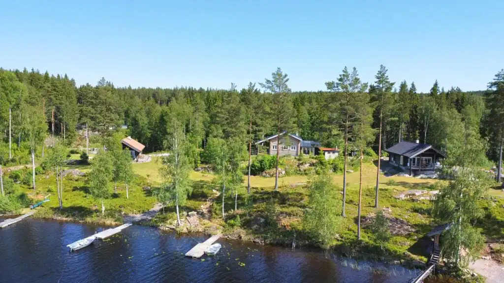 Seen- und Waldlandschaft bei Skillingfors – Natururlaub in Värmland