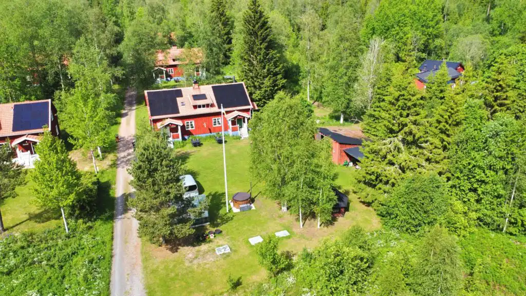 Luftaufnahme der Ferienwohnung Näckros in Filipstad – Unterkunft in Värmland inmitten der Natur