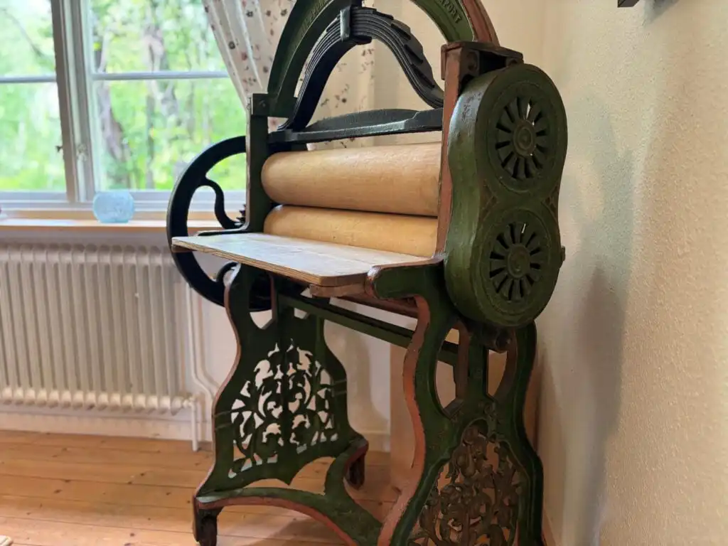 Historische Nähmaschine als Dekoration in der Ferienwohnung Liljekonvalj in Filipstad