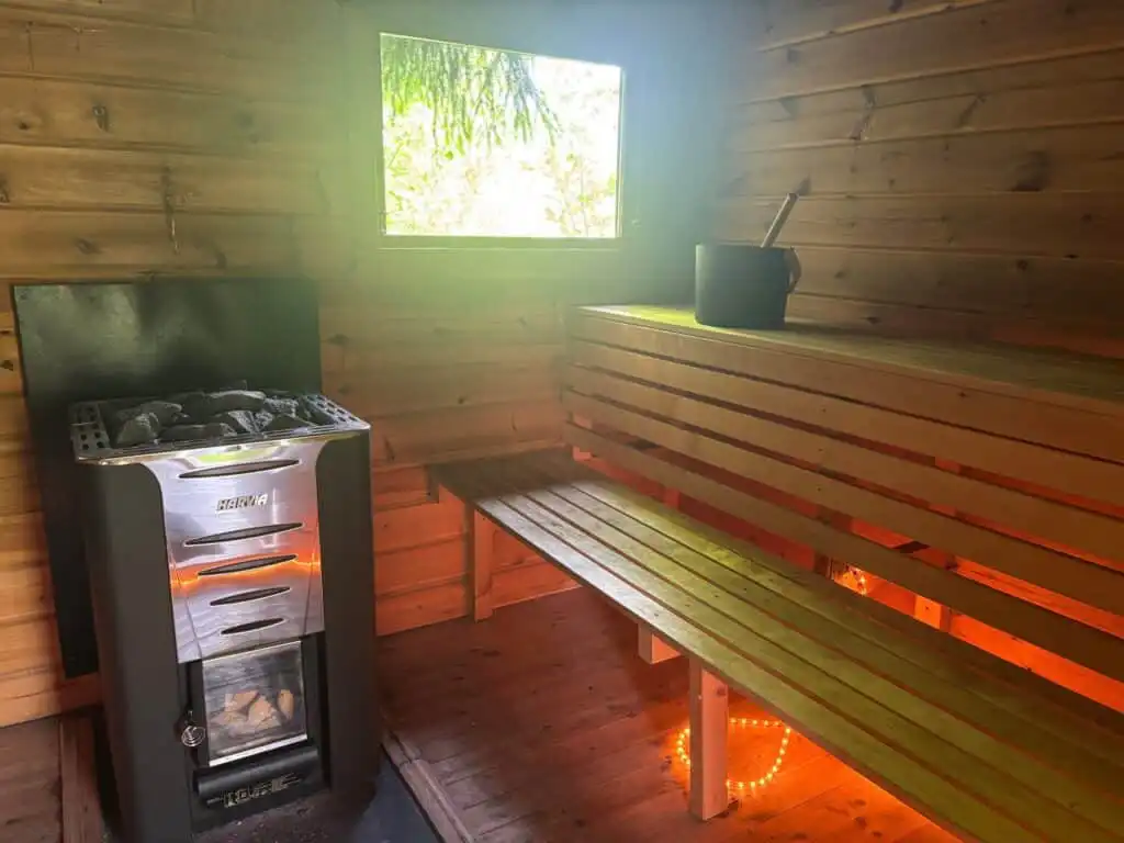 Saunaofen in der Sauna der Ferienwohnung Mistel in Filipstad – Wellnessurlaub in Värmland