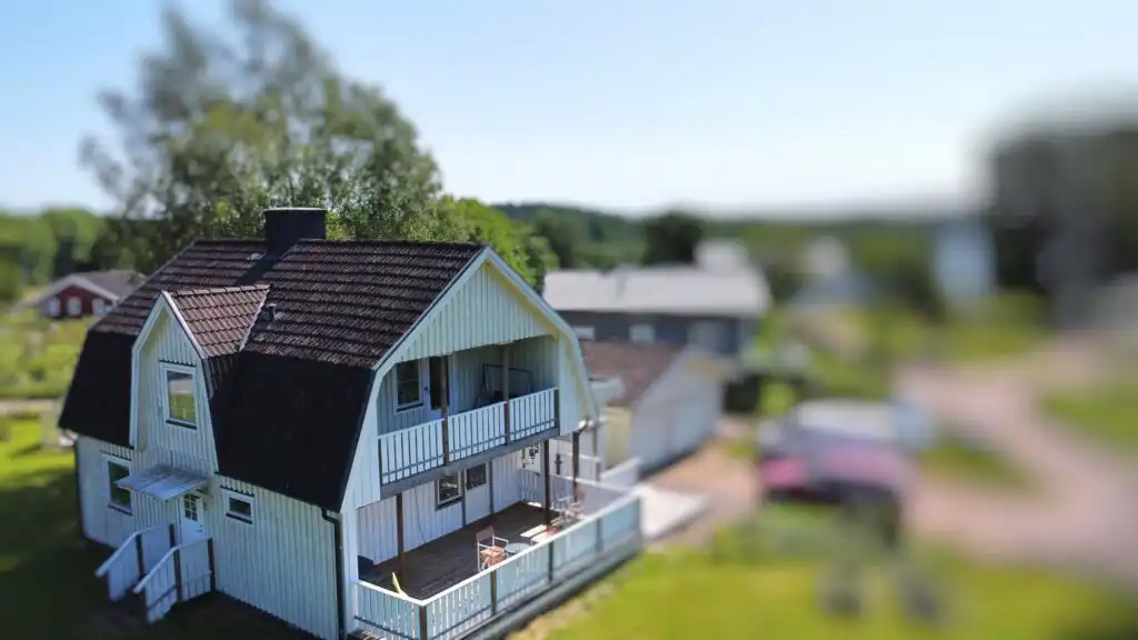 Vogelperspektive auf das Ferienhaus Havsörn in Kalv – Ferienhaus in ruhiger Natur in Schweden