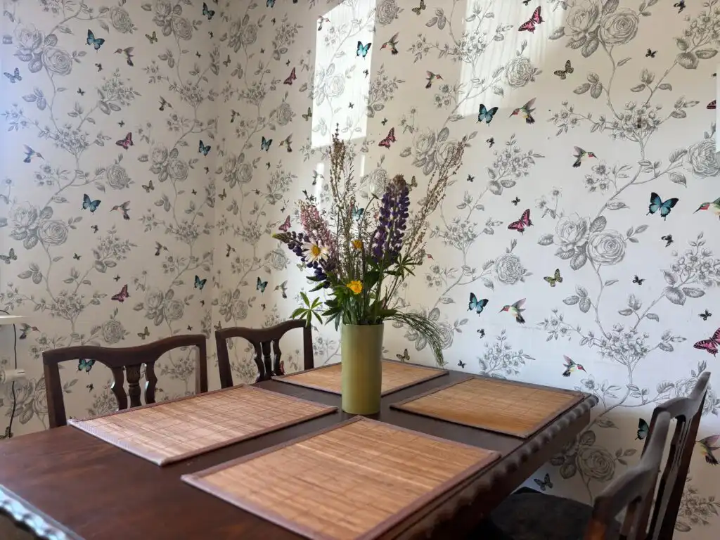 Essbereich in der Küche im Ferienhaus Havsörn in Kalv – neu renoviertes Ferienhaus in Schweden