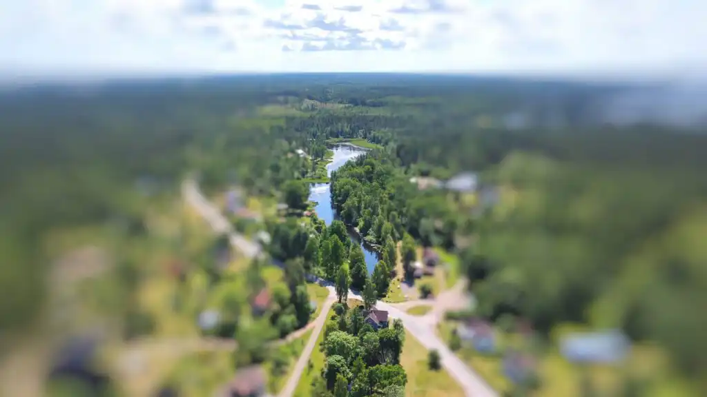 Vogelperspektive der Villa Bela am Algunnensee in Småland