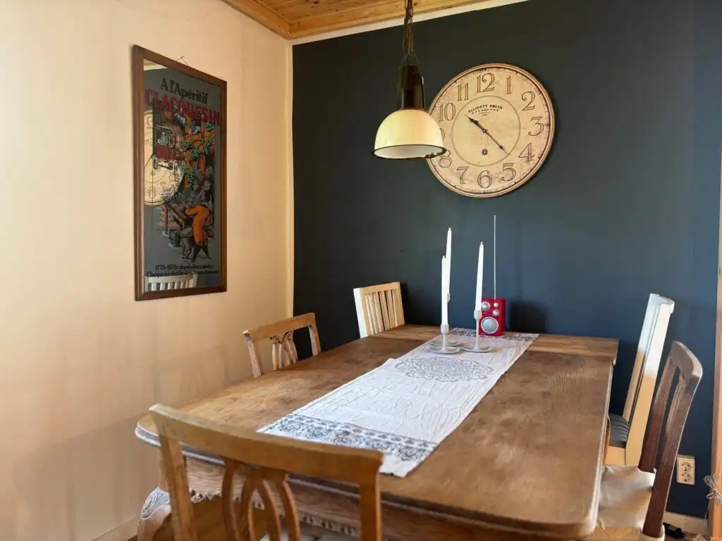 Essbereich in der Küche der Villa Bela in Högsby in Småland