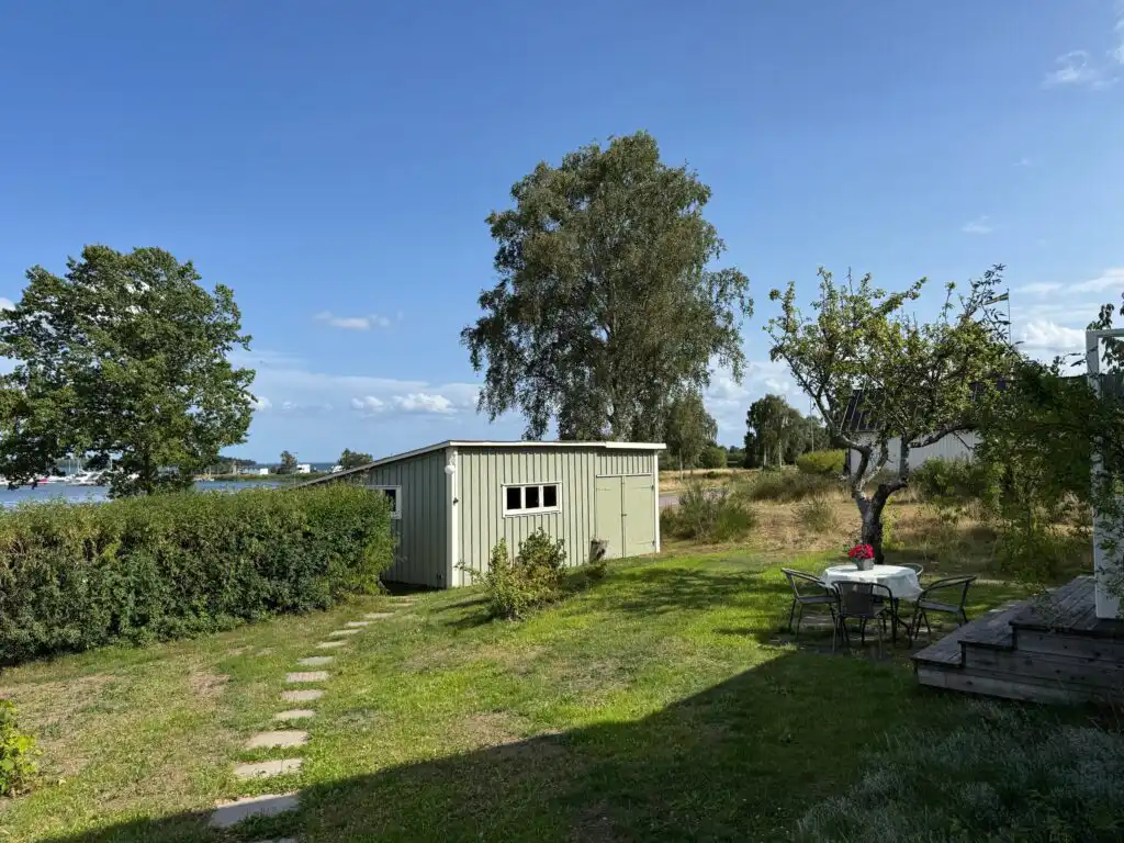 Garten am Lilla Lycka Timmernabben nahe Ostseeküste