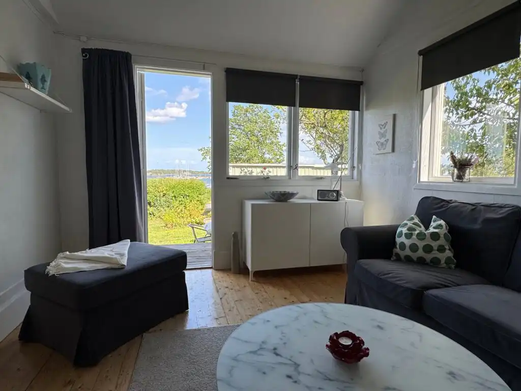 Helles Wohnzimmer im Ferienhaus Lilla Lycka in Timmernabben