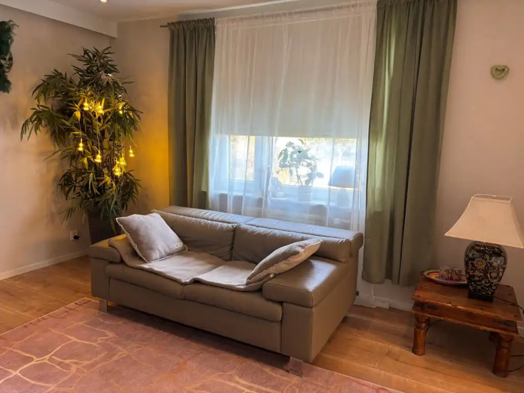 Wohnzimmer im Ferienhaus Villa Luis in Ruda Småland mit gemütlicher Sitzecke