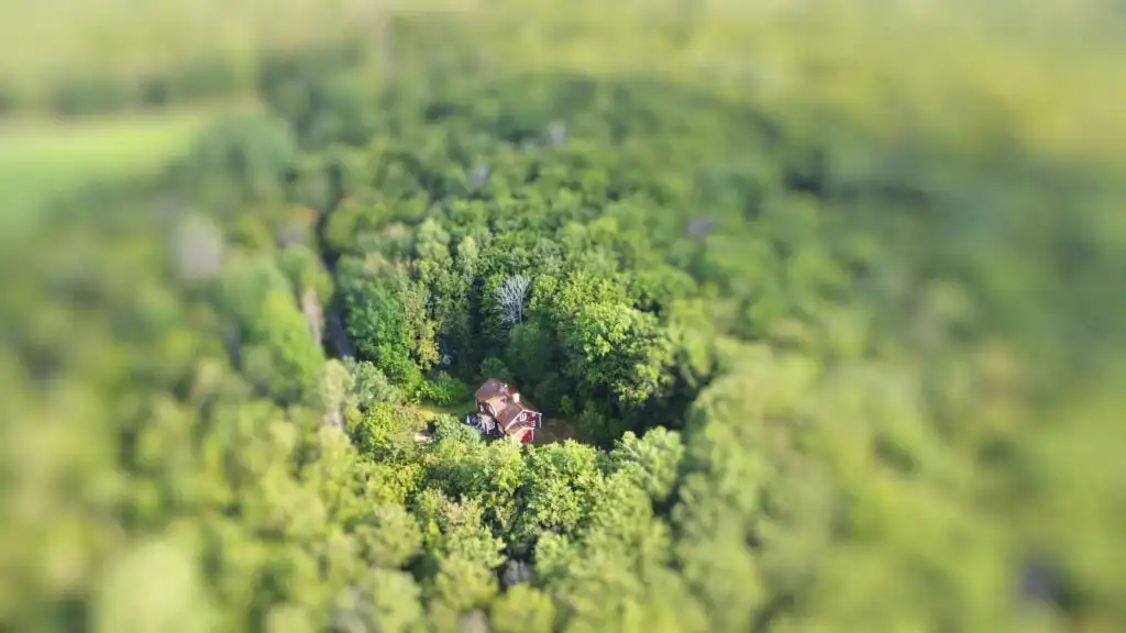 Vogelperspektive auf das Ferienhaus Bokhultet im Naturreservat Bokhultet in Småland