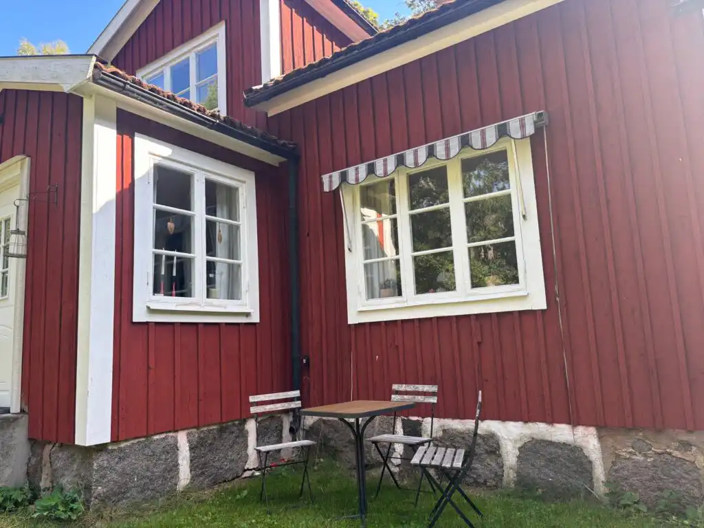 Hauptansicht des Ferienhauses Bokhultet im Naturreservat Bokhultet in Småland