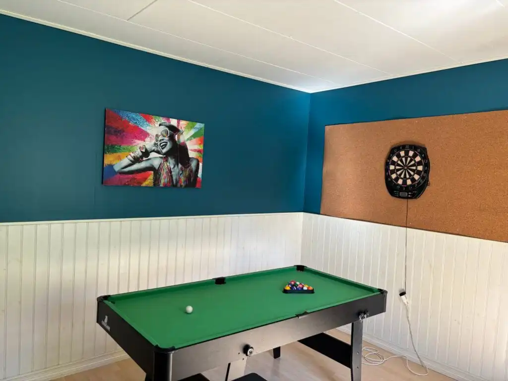 Spielzimmer mit Billardtisch – Ferienhaus für Familien und Freundesgruppen in Vissefjärda