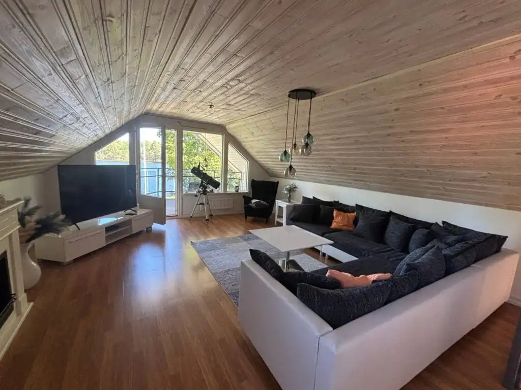 Panoramafenster mit Blick auf See und Wald – Villa Seeblick in ruhiger Alleinlage