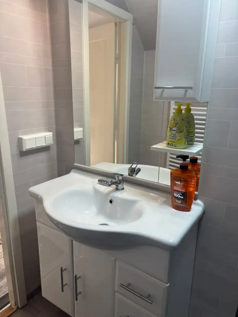 Modernes Badezimmer im Hus Silverdalen in Småland