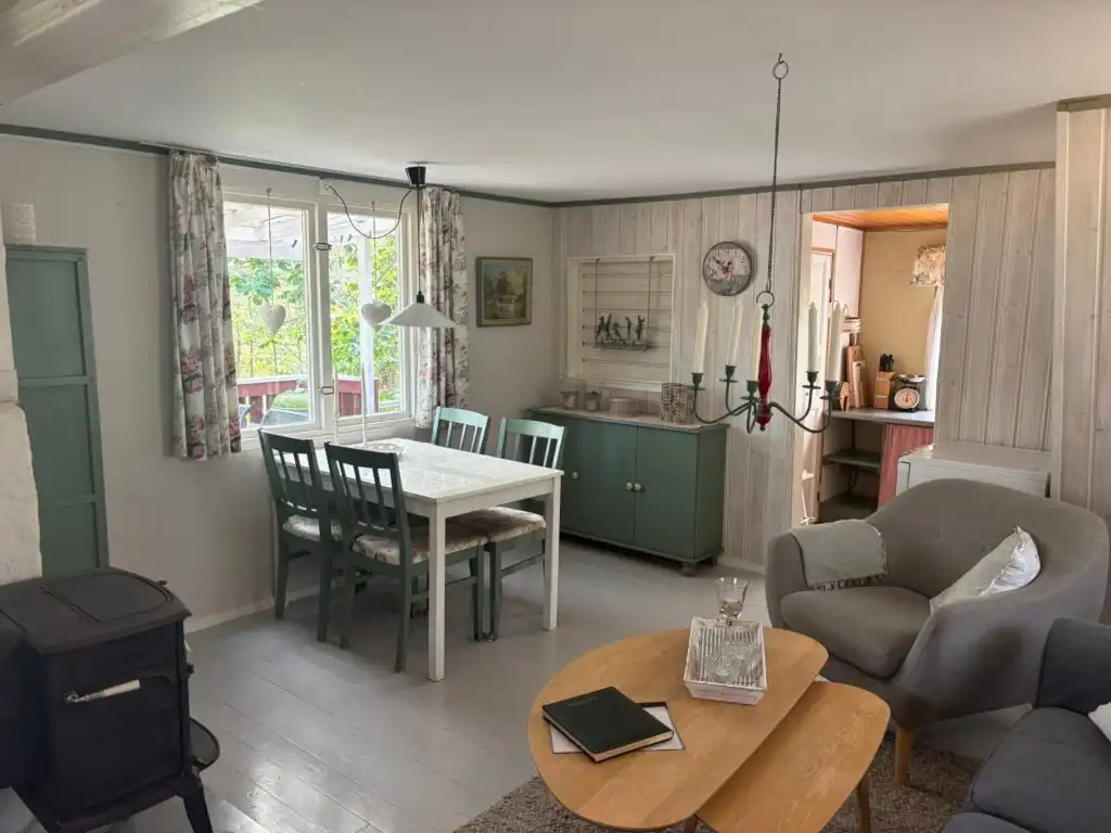 Wohnzimmer der Waldhütte Hus Sinnermåla in Småland