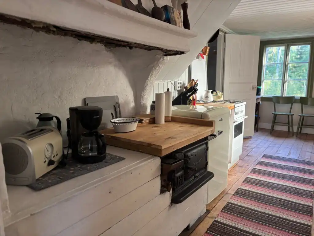 Küche im Ferienhaus Hus Blommekulla bei Högsby – Ferienhaus in Småland mitten im Wald