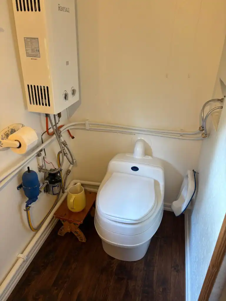 Badezimmer im Ferienhaus Hus Blommekulla bei Högsby – Ferienhaus im Wald in Småland
