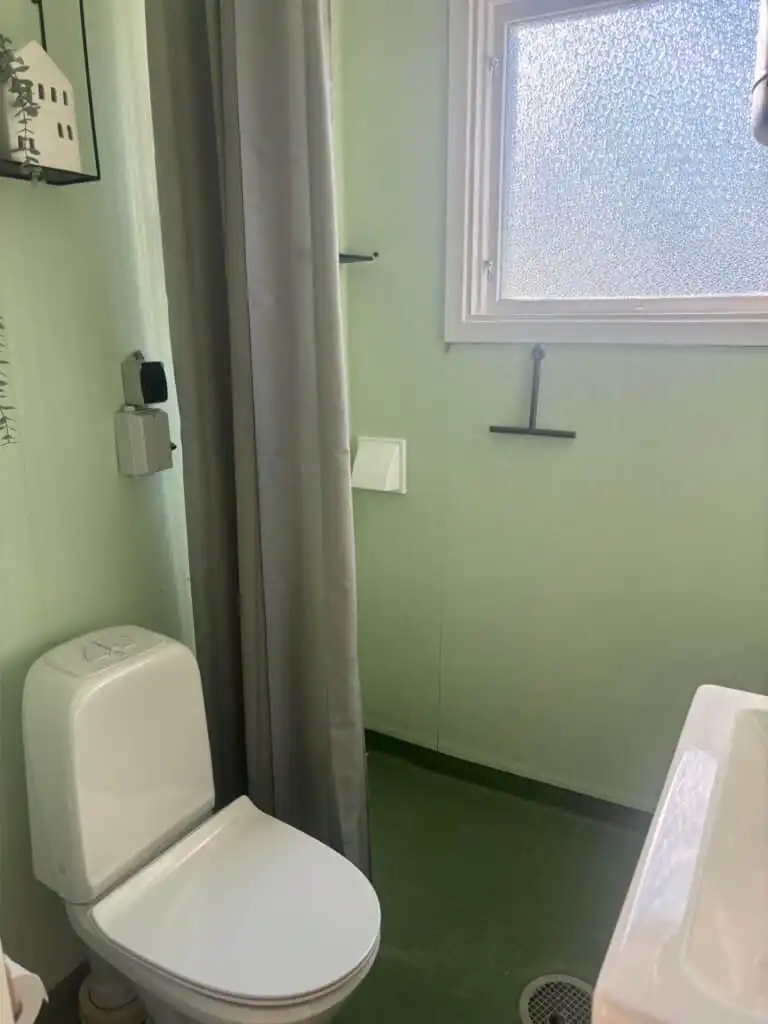 Badezimmer im Ferienhaus Hus Brobacka – Ferienhaus zwischen Vänern und Vättern
