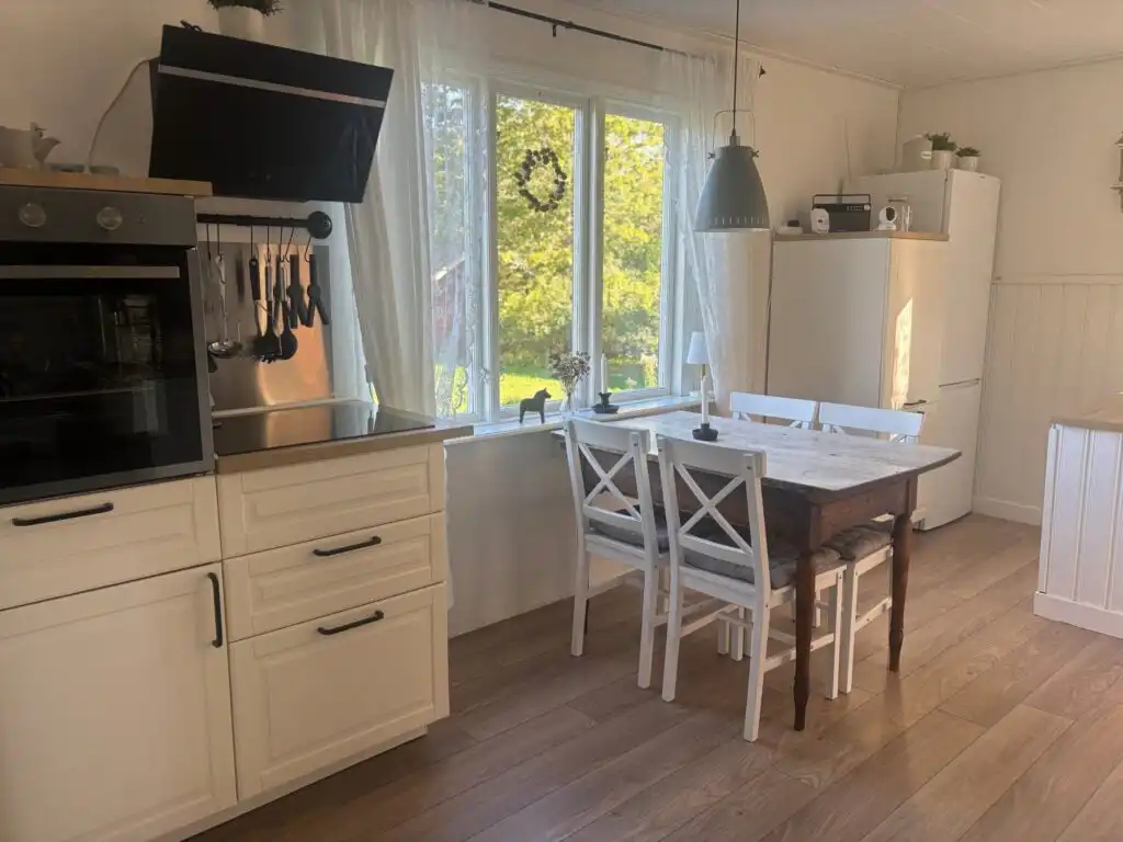 Küche im Ferienhaus Hus Brobacka – traditionelles Ferienhaus in Schweden
